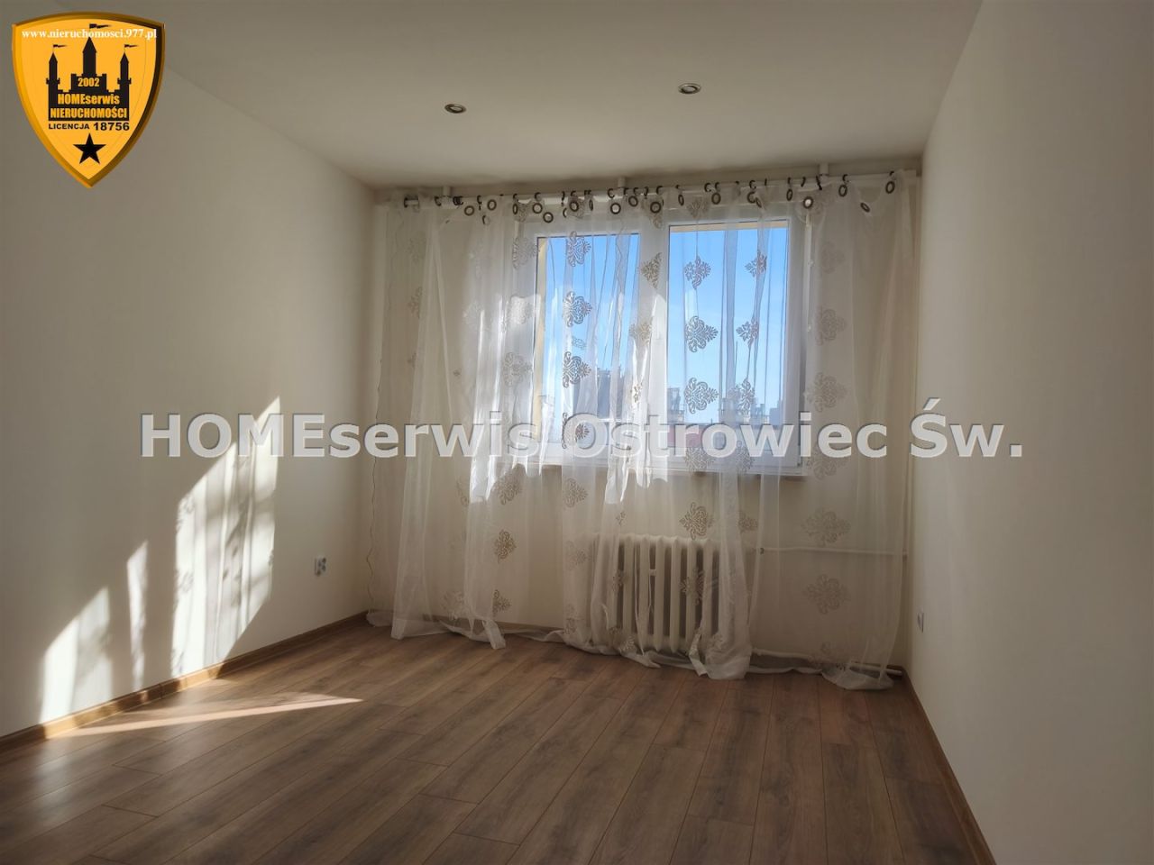 Mieszkanie 3-pokojowe Ostrowiec Świętokrzyski Centrum, ul. Jana Kochanowskiego. Zdjęcie 1