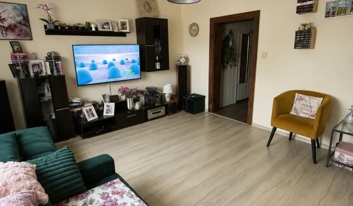 bliźniak, 2 pokoje Żórawina