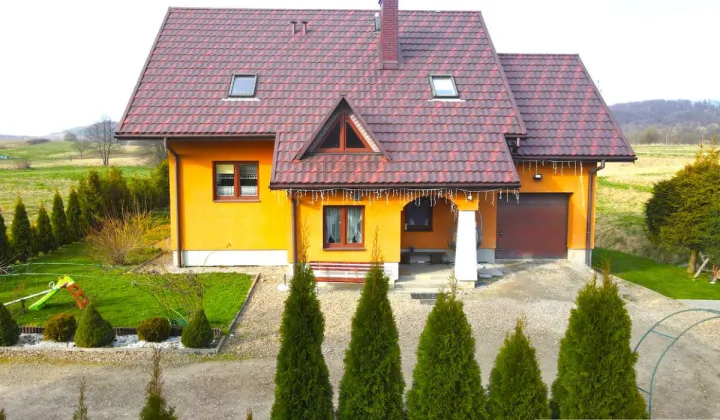 dom wolnostojący, 4 pokoje Strachocina