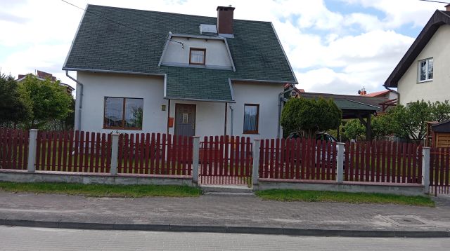 dom wolnostojący, 4 pokoje Kwidzyn, ul. Kornela Makuszyńskiego. Zdjęcie 1