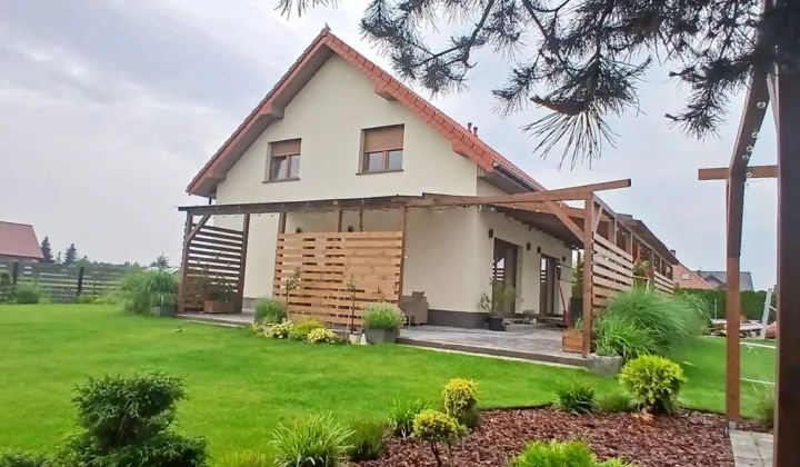 dom wolnostojący, 5 pokoi Bystrzyca