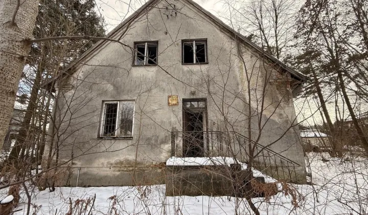 dom wolnostojący, 6 pokoi Celestynów, ul. Klonowa