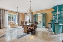 dom wolnostojący, 5 pokoi Warszawa Wawer, ul. Wał Miedzeszyński. Zdjęcie 2