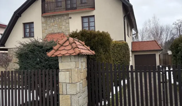 dom wolnostojący, 8 pokoi Krosno, ul. Romualda Traugutta