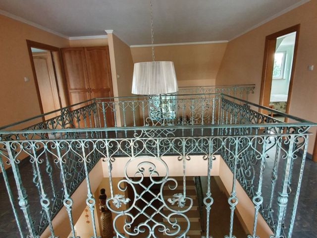 dom wolnostojący, 6 pokoi Łazy. Zdjęcie 4