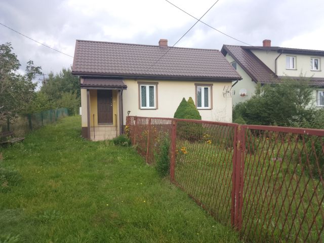dom wolnostojący, 1 pokój Błotnica Stara Wieś. Zdjęcie 1