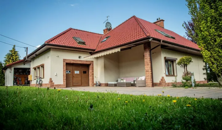 dom wolnostojący, 5 pokoi Kęty