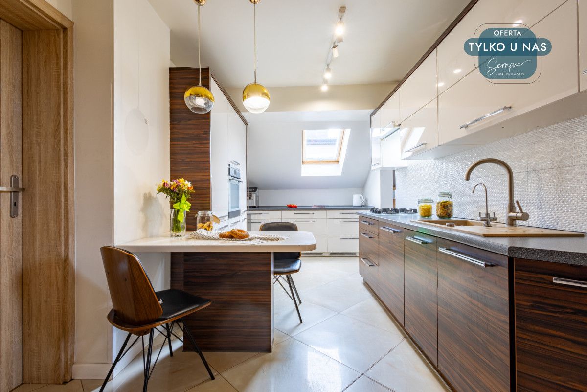 dom wolnostojący, 6 pokoi Brzeziny, ul. Różana. Zdjęcie 3