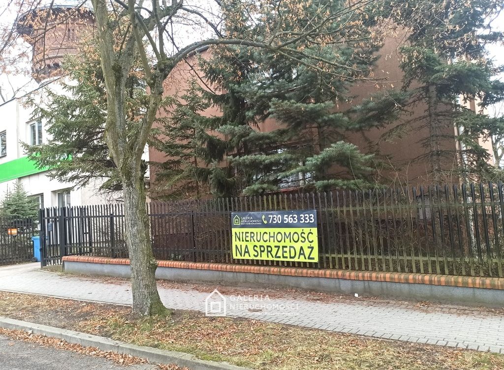 dom wolnostojący, 4 pokoje Gniezno, ul. Żwirki i Wigury. Zdjęcie 2