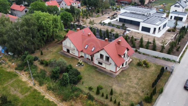 bliźniak, 6 pokoi Karwiany. Zdjęcie 2