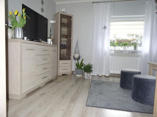 dom wolnostojący, 3 pokoje Trzebnica. Zdjęcie 2