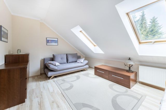 dom wolnostojący, 7 pokoi Chyby, ul. Cisowa. Zdjęcie 13