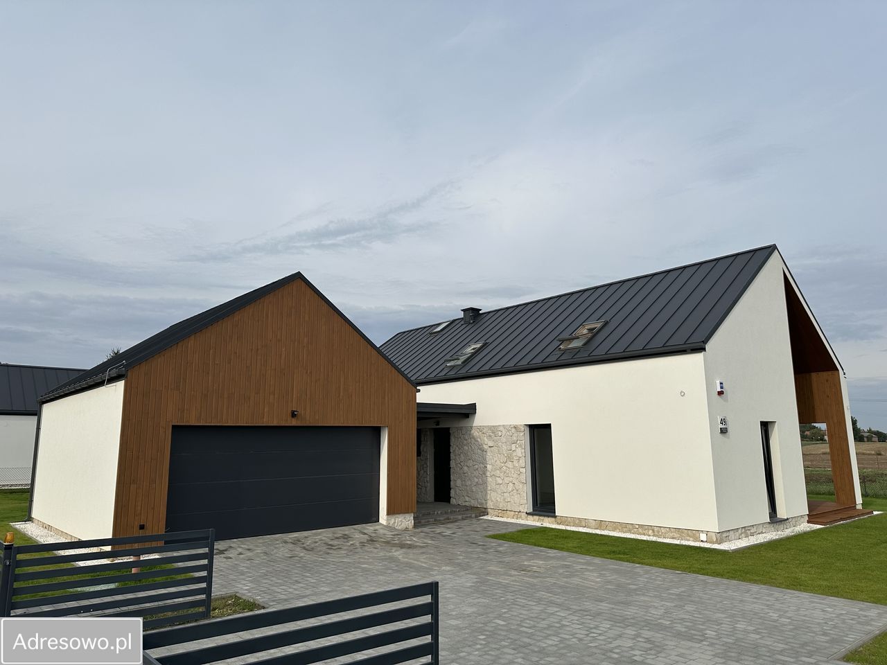 dom wolnostojący, 5 pokoi Zemborzyce Podleśne. Zdjęcie 12