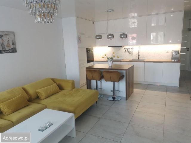 Mieszkanie 4-pokojowe Legnica, ul. Piastów Legnickich. Zdjęcie 1