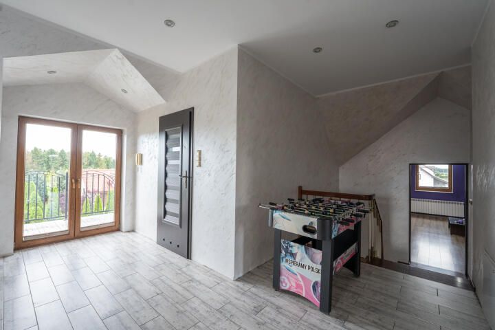 dom wolnostojący, 6 pokoi Wikielec. Zdjęcie 3