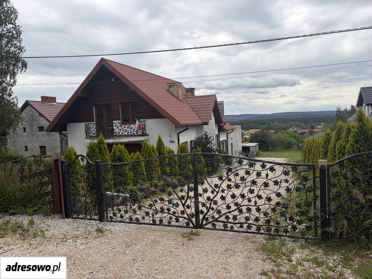 dom wolnostojący, 5 pokoi Huta Nowa. Zdjęcie 2