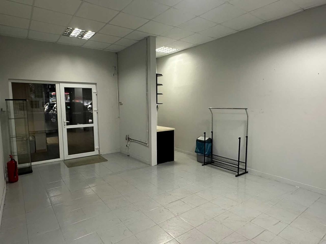 Biuro Warszawa Włochy, ul. Łopuszańska. Zdjęcie 8