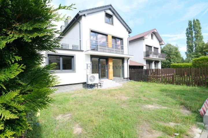 dom szeregowy, 7 pokoi Wrocław Nowy Dwór, ul. Witolda Gombrowicza. Zdjęcie 2