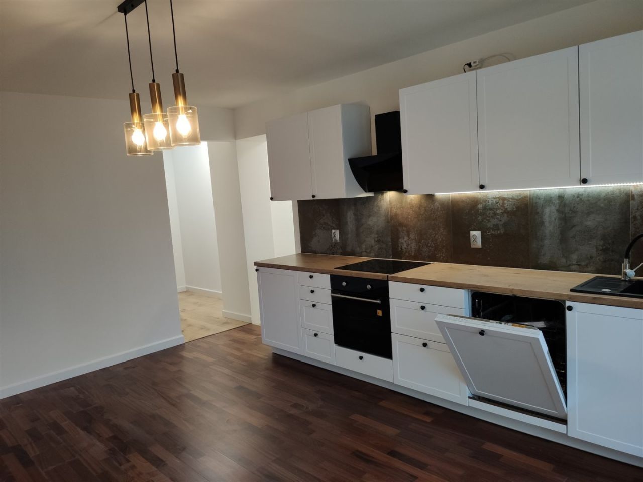 Mieszkanie 4-pokojowe Świebodzice, ul. Kolejowa. Zdjęcie 3