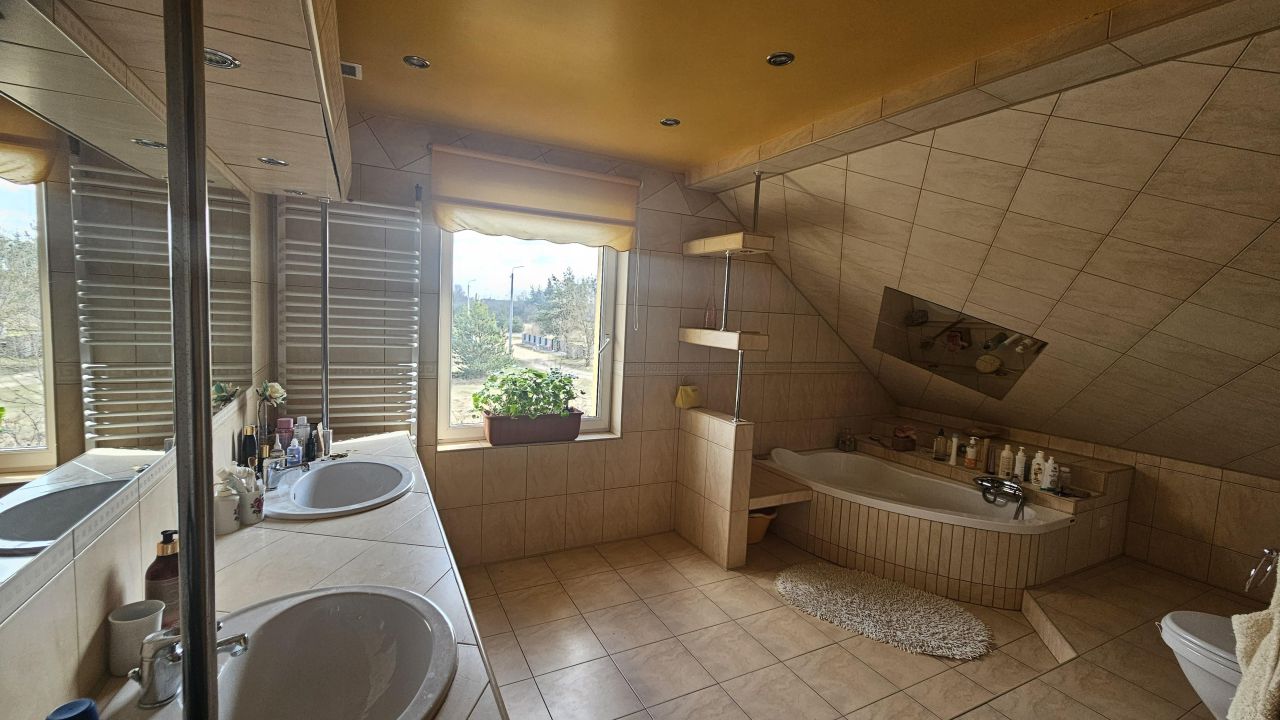 dom wolnostojący, 5 pokoi Koszarówka, ul. Osiedlowa. Zdjęcie 9