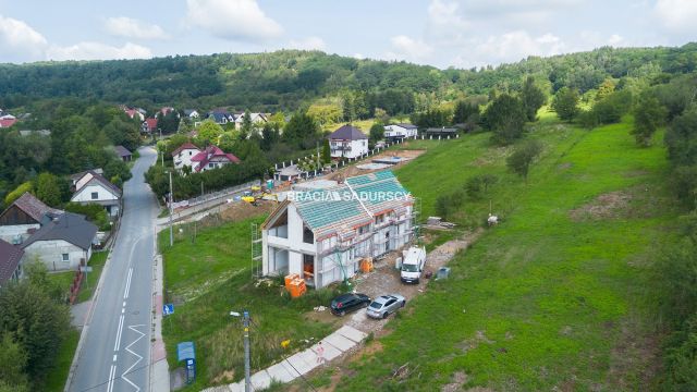 dom wolnostojący, 4 pokoje Morawica. Zdjęcie 2