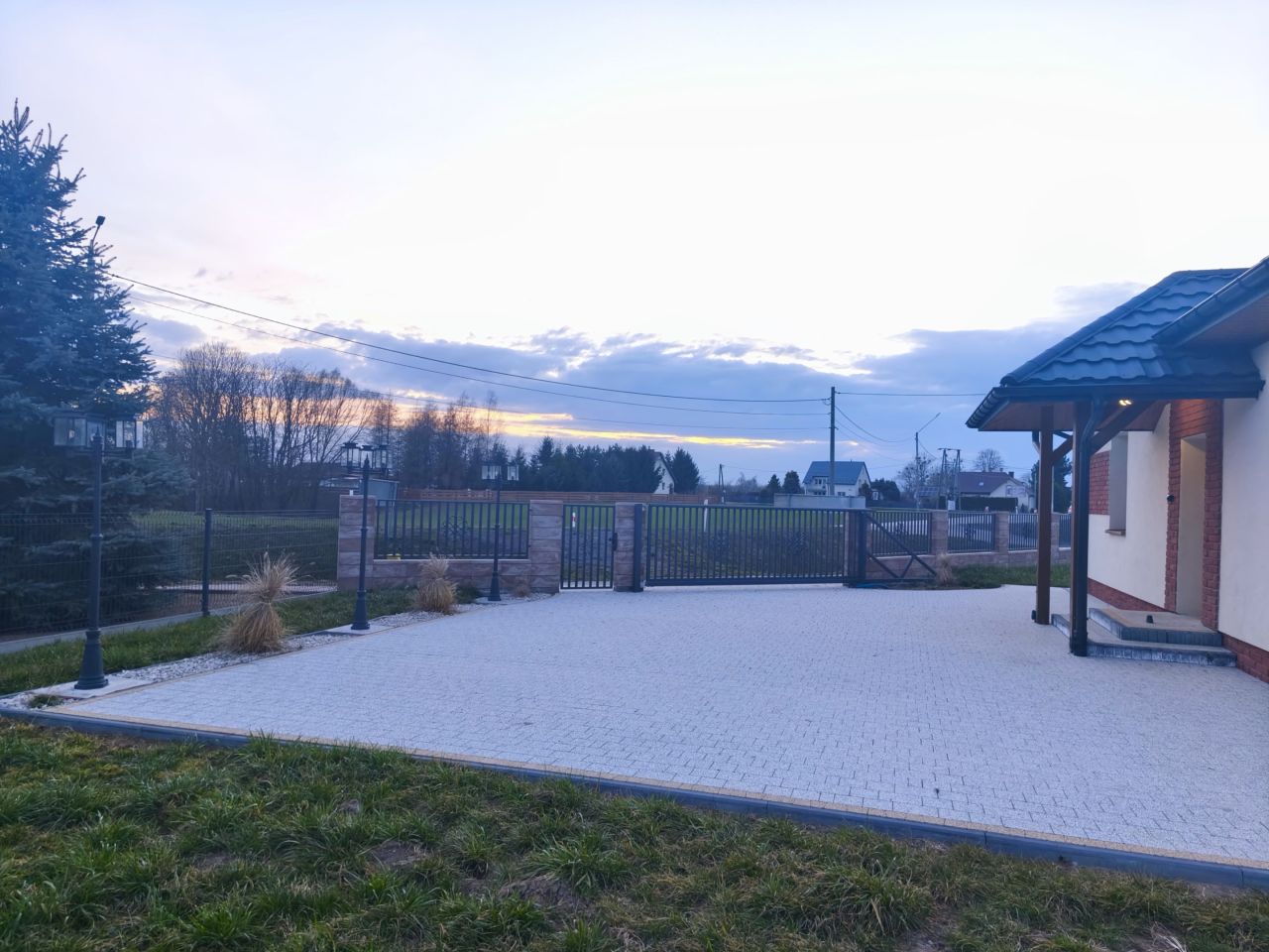 dom wolnostojący, 2 pokoje Rzędzianowice. Zdjęcie 3