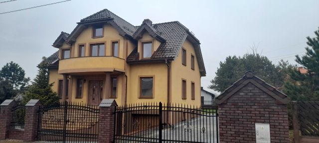 dom wolnostojący Kozłów Biskupi, ul. Olimpijska. Zdjęcie 1