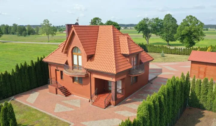 dom wolnostojący, 5 pokoi Czerwone