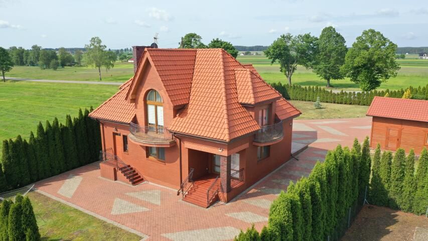 dom wolnostojący, 5 pokoi Czerwone. Zdjęcie 1