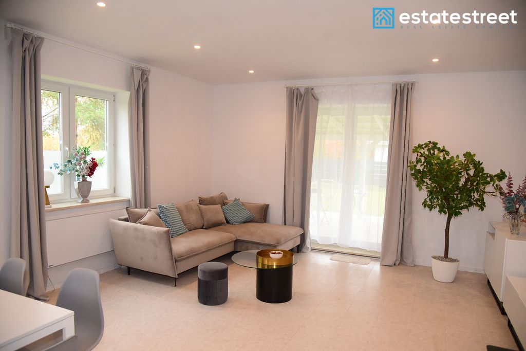 dom wolnostojący, 5 pokoi Jesionka, ul. Prosta