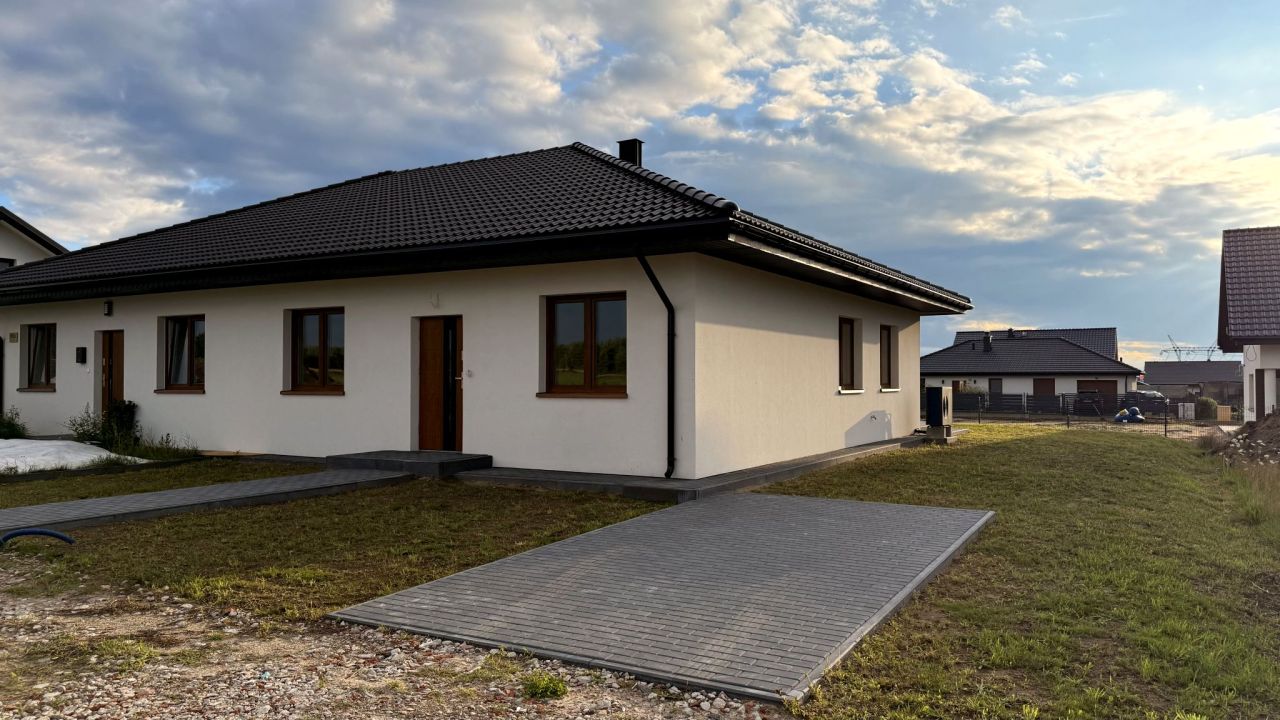 dom wolnostojący, 4 pokoje Siemianice, ul. Złota