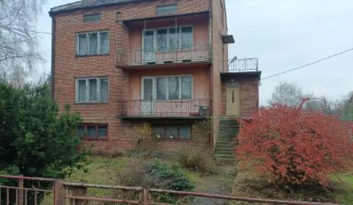 dom wolnostojący, 8 pokoi Stradlice Lolin