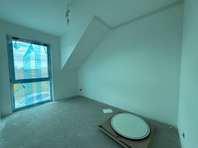 bliźniak, 5 pokoi Mierzyn. Zdjęcie 5