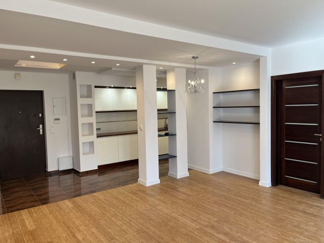 Mieszkanie 3-pokojowe Warszawa Włochy, ul. Drukarzy. Zdjęcie 1