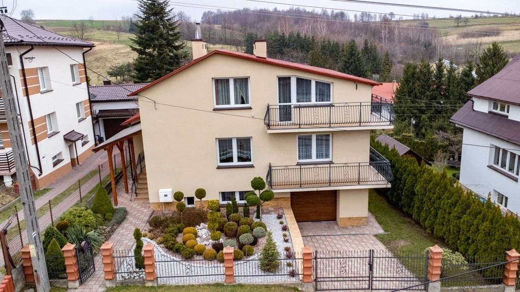 dom wolnostojący, 6 pokoi Błażowa. Zdjęcie 3