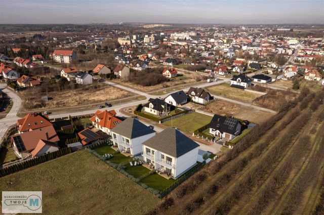 Mieszkanie 3-pokojowe Chmielnik. Zdjęcie 3