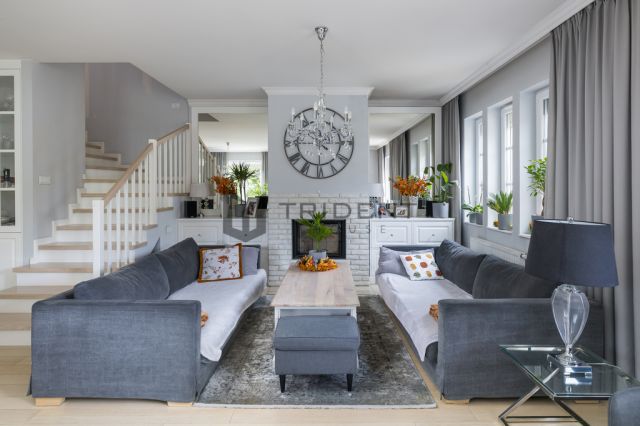 dom szeregowy, 5 pokoi Józefosław, ul. Bretanii. Zdjęcie 3