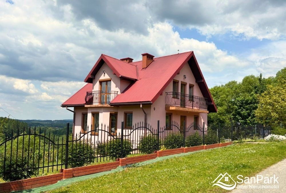 dom wolnostojący, 5 pokoi Lesko. Zdjęcie 2