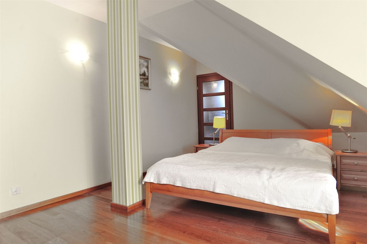 dom wolnostojący, 4 pokoje Niedźwiedź. Zdjęcie 8