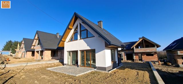 dom szeregowy, 6 pokoi Dojazdów, ul. Żonkilowa. Zdjęcie 12