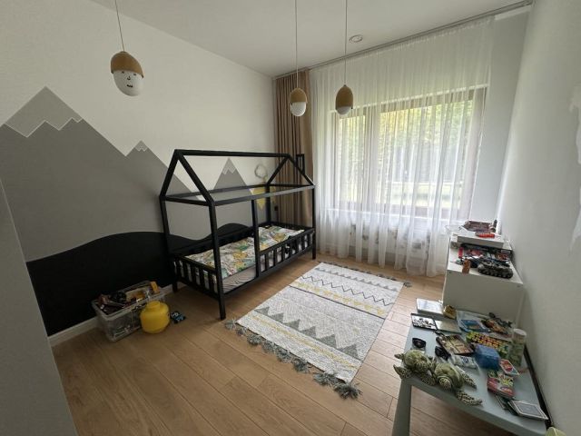 dom wolnostojący, 5 pokoi Złotokłos. Zdjęcie 10