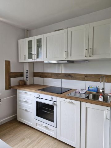 Mieszkanie 3-pokojowe Legnica Piekary Wielkie, ul. gen. Michała Tokarzewskiego-Karaszewicza. Zdjęcie 1