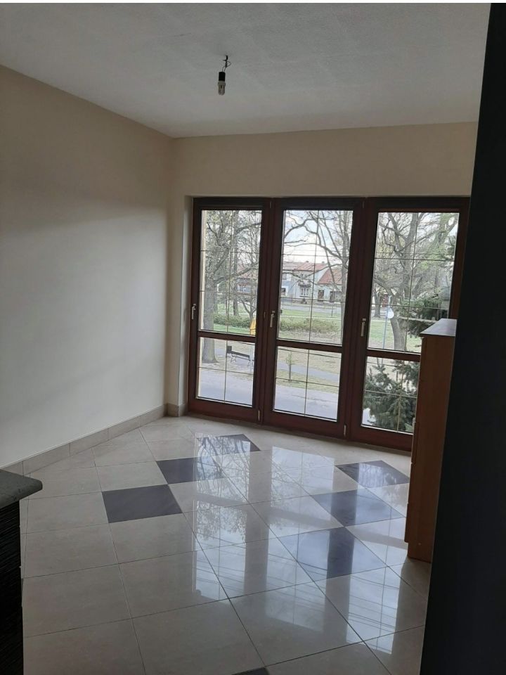 dom wolnostojący, 6 pokoi Pławno, ul. Plac Wolności. Zdjęcie 8