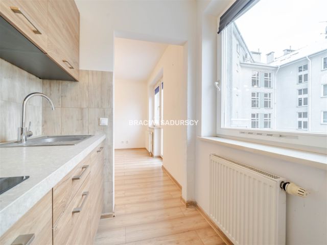 Mieszkanie 1-pokojowe Kraków Krowodrza, ul. Eljasza Walerego Radzikowskiego. Zdjęcie 5