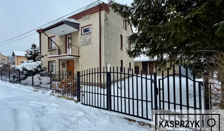 dom wolnostojący, 5 pokoi Moderówka