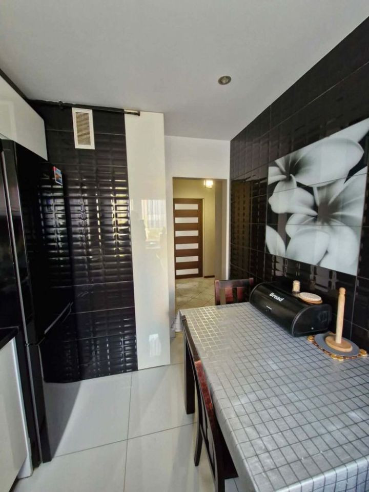 Mieszkanie 3-pokojowe Jelcz-Laskowice. Zdjęcie 6