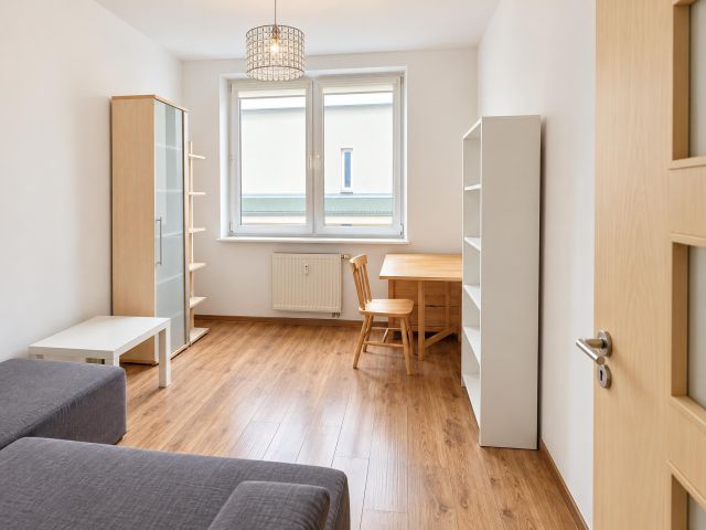 Mieszkanie 2-pokojowe Warszawa Włochy, ul. Naukowa. Zdjęcie 3