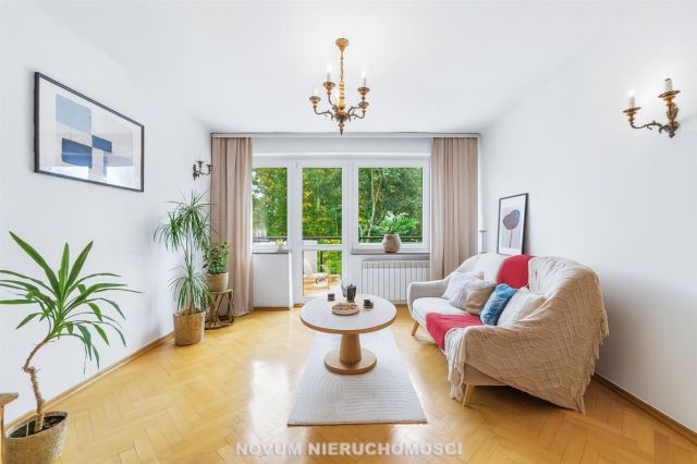 dom wolnostojący, 12 pokoi Tarnowskie Góry Centrum. Zdjęcie 4