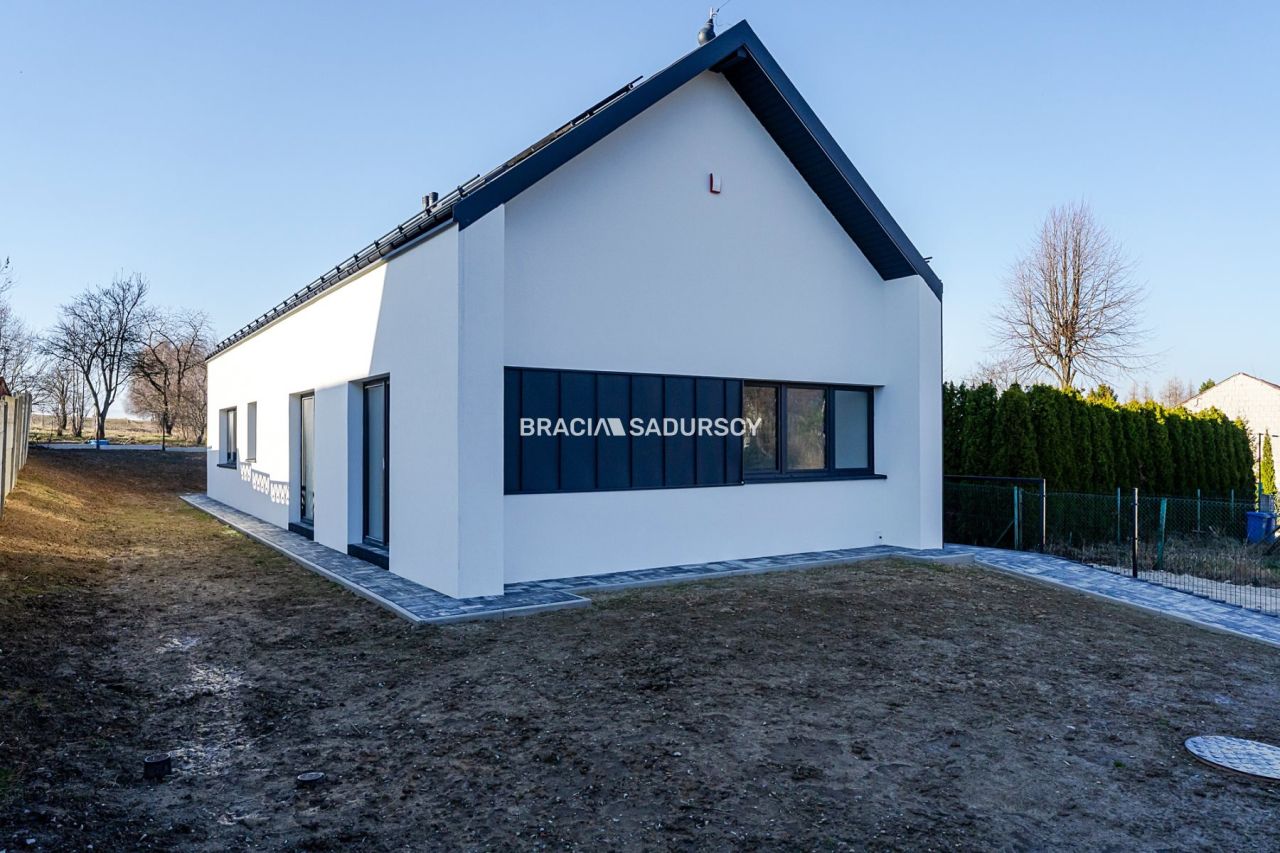 dom wolnostojący, 5 pokoi Bębło. Zdjęcie 5