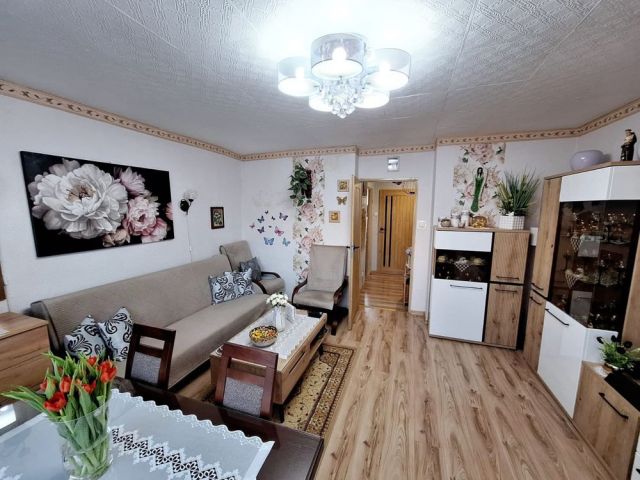 Mieszkanie 3-pokojowe Byczyna. Zdjęcie 1